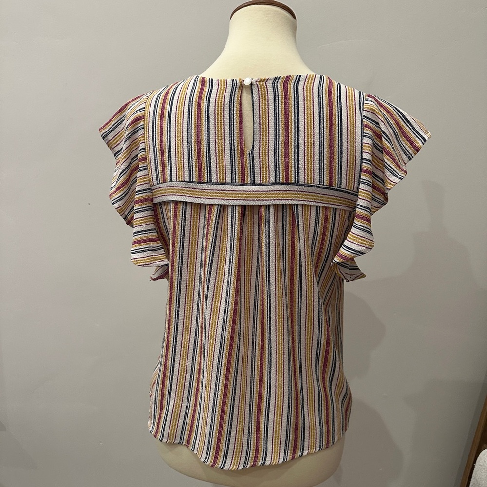Chic Striped Ruffle Blouse - Picture 6 of 8